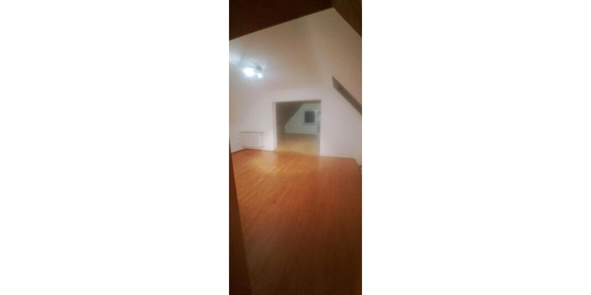 Etagenwohnung Hermersberg - 6 Zimmer, 140 m&sup2;, 830&euro; | Angebot:25872307