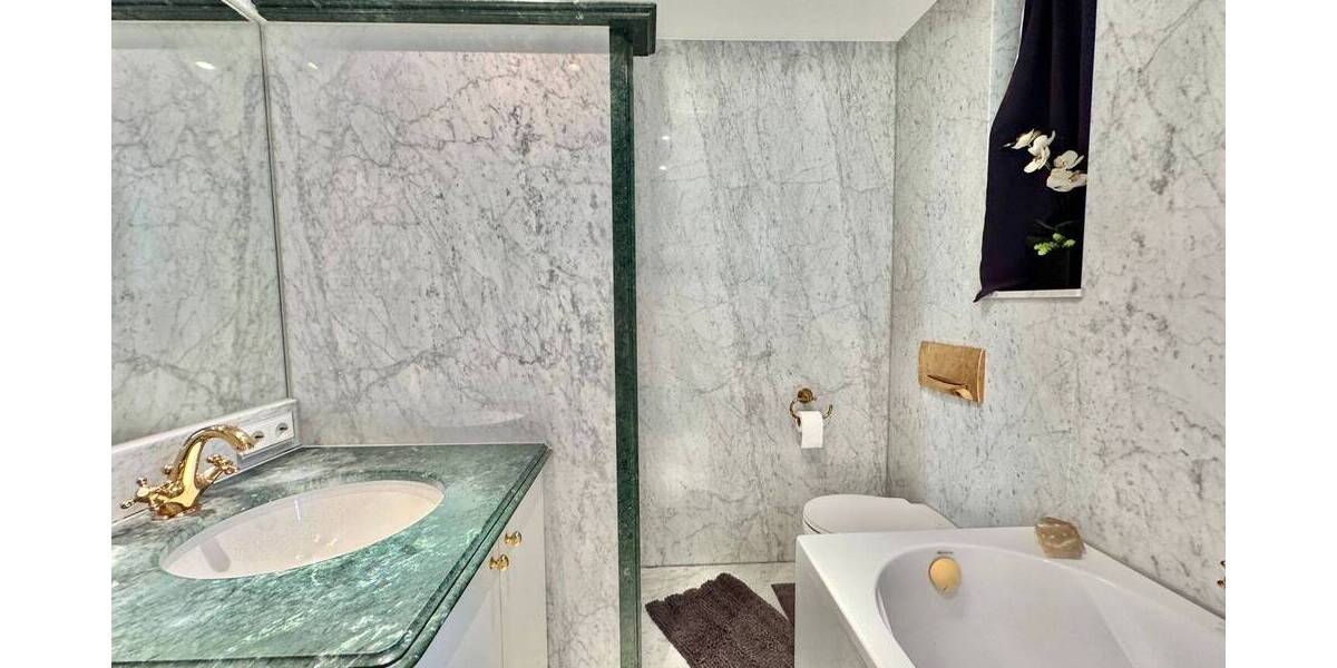 Etagenwohnung Stuttgart Mitte - 5 Zimmer, 130 m&sup2;, 2.700&euro; | Angebot:23987384