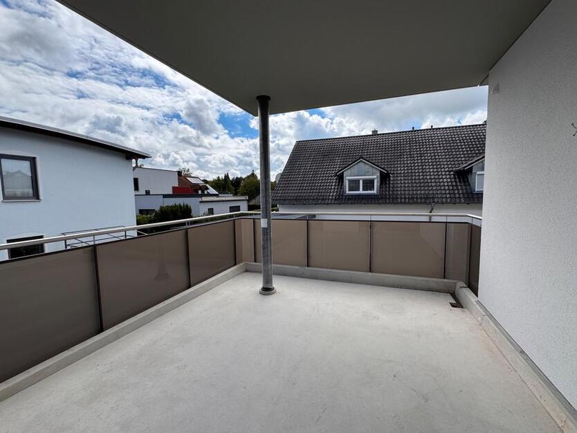 Erstbezug mit Balkon: Schöne, helle 4-Zimmer-Wohnung