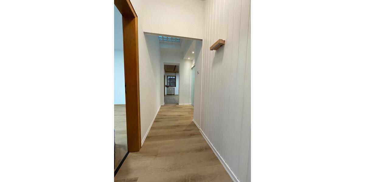 Erdgeschoßwohnung Warburg - 3 Zimmer, 95 m&sup2;, 600&euro; | Angebot:25988577