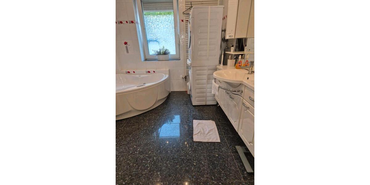 Erdgeschoßwohnung Bebra - 3 Zimmer, 75 m&sup2;, 1.035&euro; | Angebot:25842016