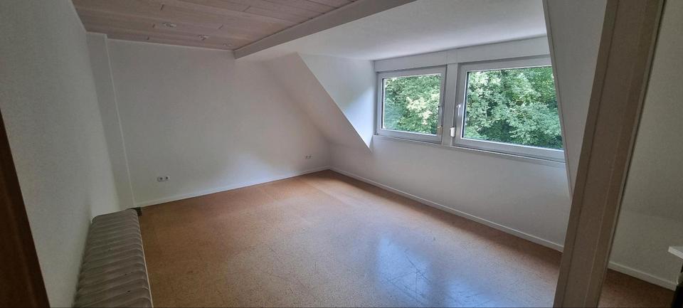 Dachgeschoßwohnung Duisburg Hamborn - 2 Zimmer, 60 m&sup2;, 600&euro; | Angebot:26241615