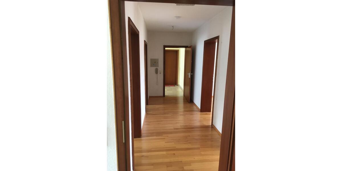 Etagenwohnung Marktheidenfeld - 3 Zimmer, 90 m&sup2;, 750&euro; | Angebot:25392078