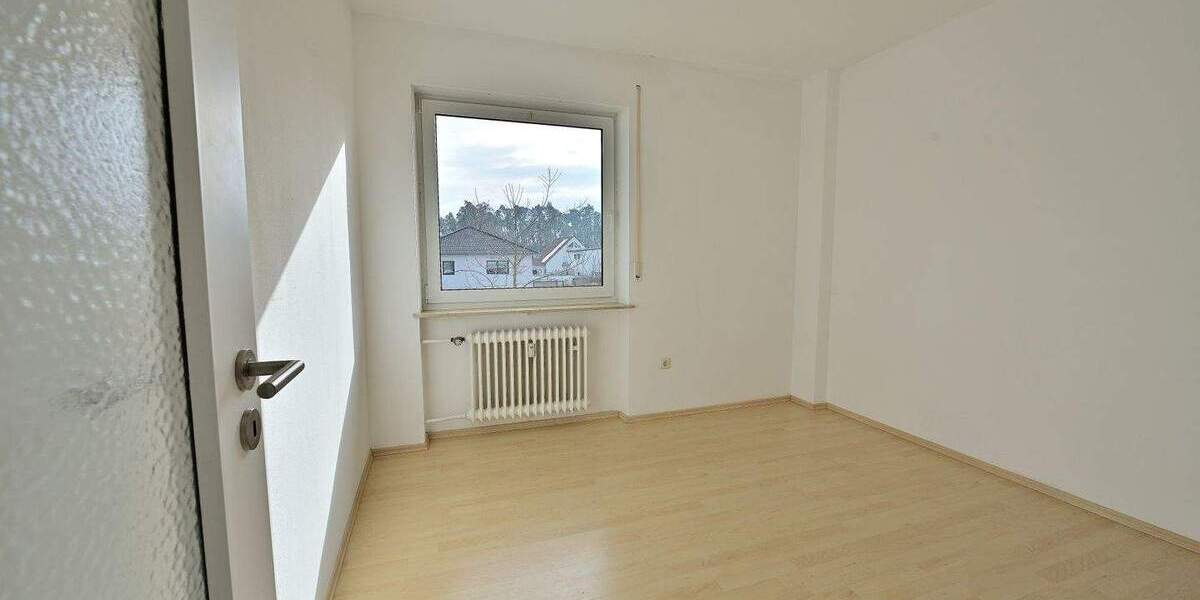 Etagenwohnung Schwabach Limbach - 4 Zimmer, 98 m&sup2;, 980&euro; | Angebot:25096329