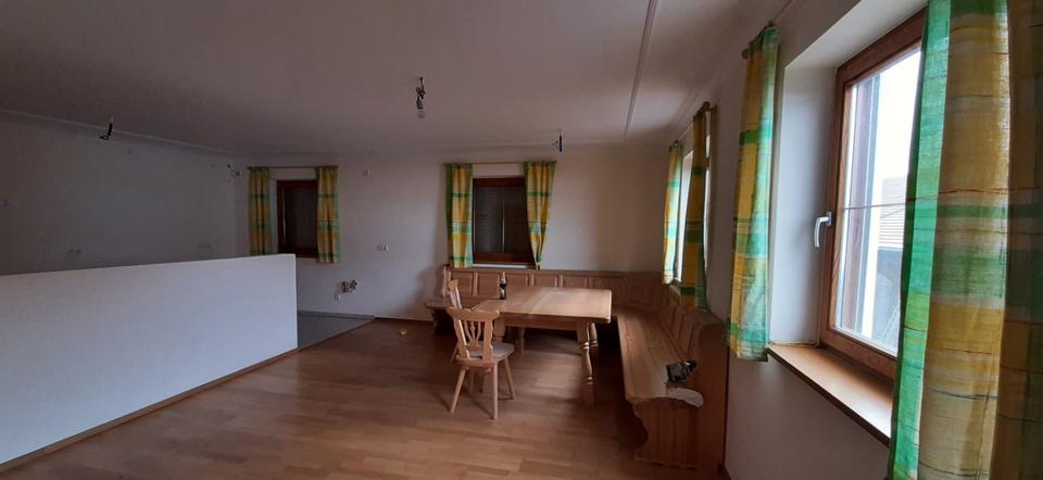 Etagenwohnung Perach - 4 Zimmer, 130 m&sup2;, 1.000&euro; | Angebot:25932591