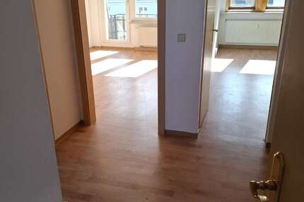 Wohnung zum Mieten in Zeulenroda-Triebes 290 € 54.8 m² 2 zimmer