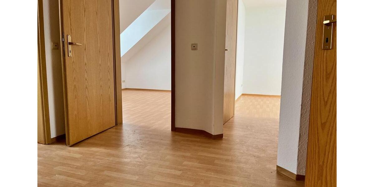 Etagenwohnung Oelsnitz (Vogtland) - 4 Zimmer, 86 m&sup2;, 472&euro; | Angebot:24663735
