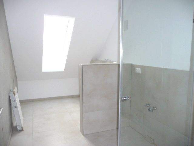 **ERSTBEZUG - Innovativ und modern - 2-Zi-DG-Whg mit Balkon** 2 zimmer