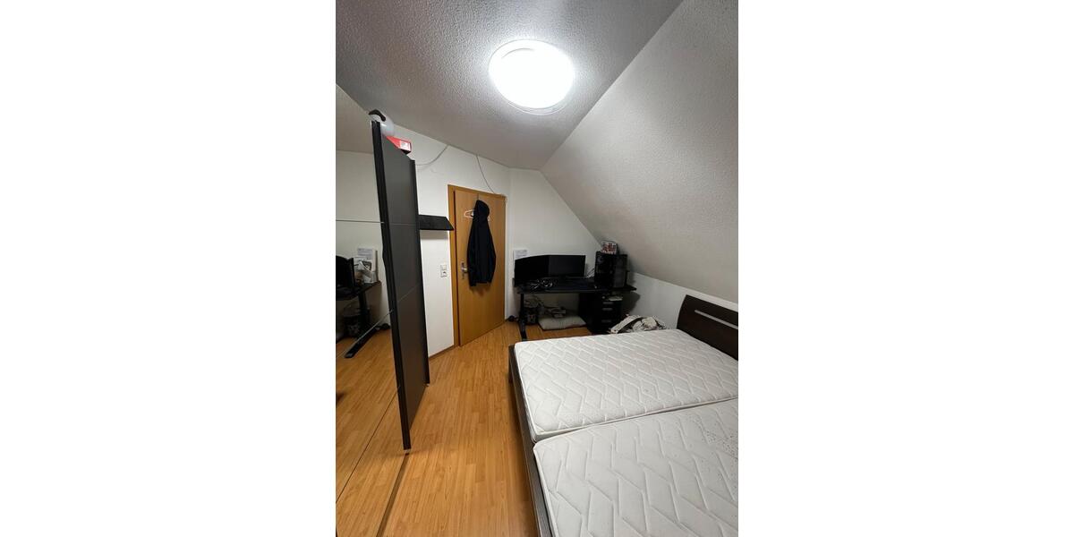 Dachgeschoßwohnung Neuenstein - 3.5 Zimmer, 77 m&sup2;, 980&euro; | Angebot:24891130