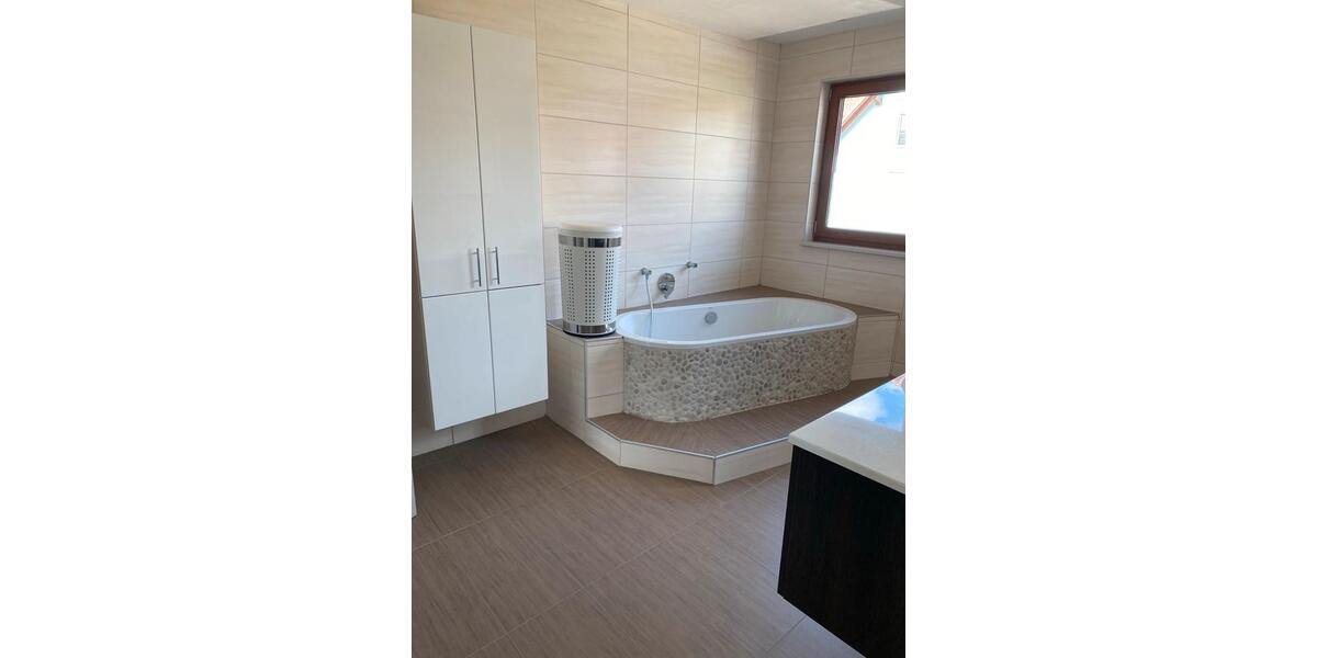 Dachgeschoßwohnung Freudenberg - 3 Zimmer, 120 m&sup2;, 960&euro; | Angebot:26608647