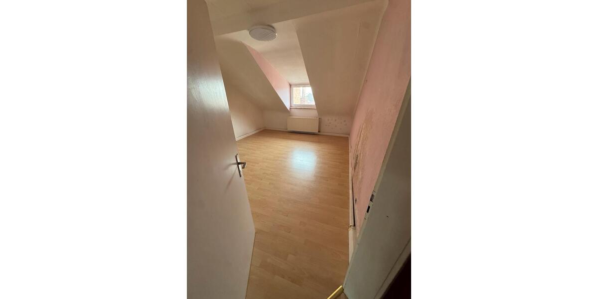 Dachgeschoßwohnung Rehlingen-Siersburg Siersburg - 4 Zimmer, 90 m&sup2;, 750&euro; | Angebot:25393481