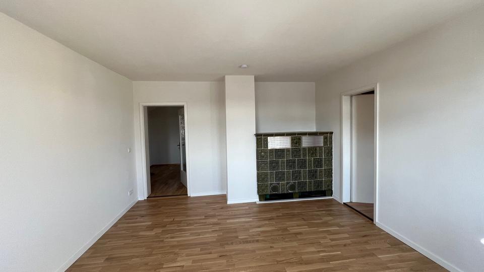 Dachgeschoßwohnung Hohenstein-Ernstthal Ernstthal - 4 Zimmer, 105 m&sup2;, 700&euro; | Angebot:24380399