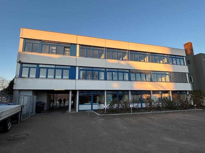 TOP Bürofläche inkl. PKW-Stellplätze!