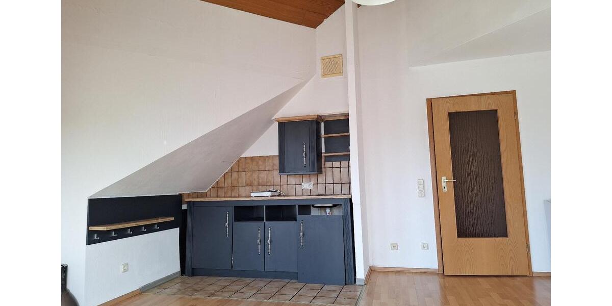 Dachgeschoßwohnung Essen Stadtbezirk III - 1.5 Zimmer, 30 m&sup2;, 406&euro; | Angebot:25258797