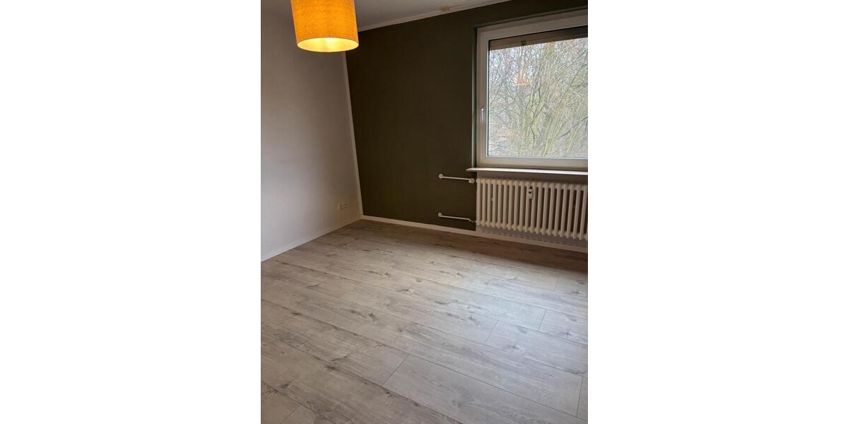 Dachgeschoßwohnung Bremen Neustadt - 2 Zimmer, 60 m&sup2;, 687&euro; | Angebot:26632490