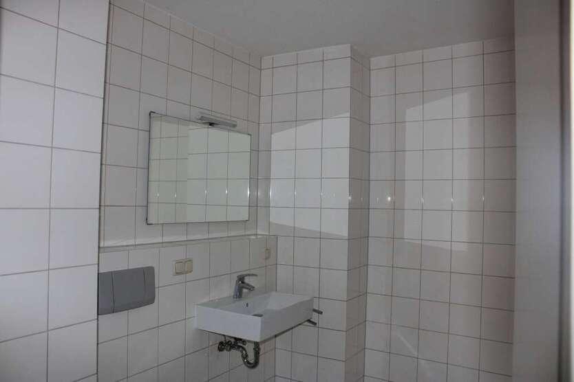 2-Zimmer Wohnung inkl. Einbauküche *** großes, helles WohnZimmer ***