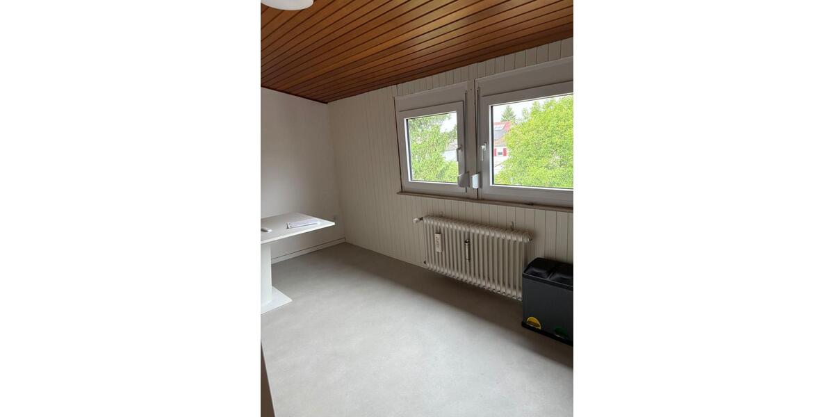 Dachgeschoßwohnung Wiesbaden Biebrich - 2 Zimmer, 60 m&sup2;, 900&euro; | Angebot:26592076