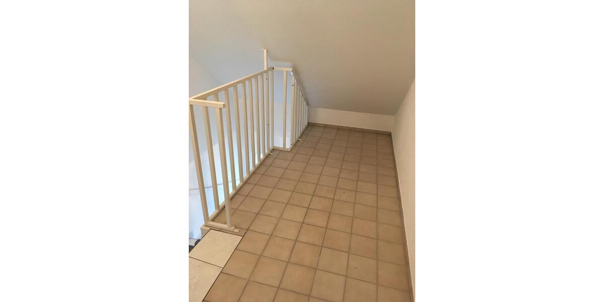 Dachgeschoßwohnung Wiehl - 3 Zimmer, 81 m&sup2;, 750&euro; | Angebot:25158354