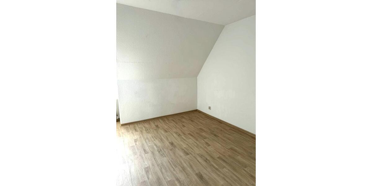 Dachgeschoßwohnung Schwedt (Oder) - 2 Zimmer, 52 m&sup2;, 325&euro; | Angebot:26475140
