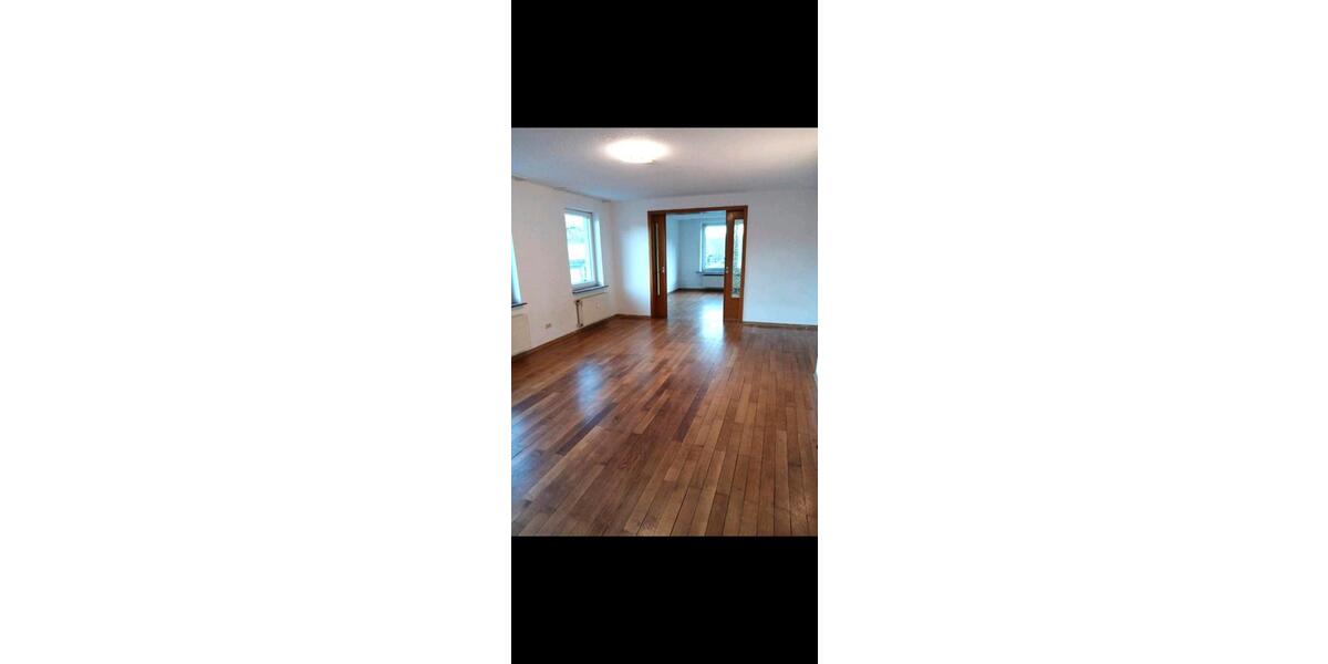 Etagenwohnung Bad Wünnenberg - 4 Zimmer, 142 m&sup2;, 900&euro; | Angebot:26296344