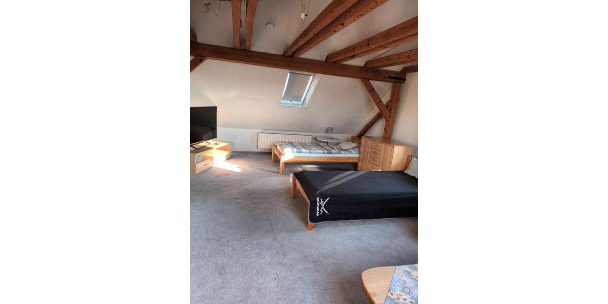 Etagenwohnung Cadolzburg - 9 Zimmer, 140 m&sup2;, 17&euro; | Angebot:25869149