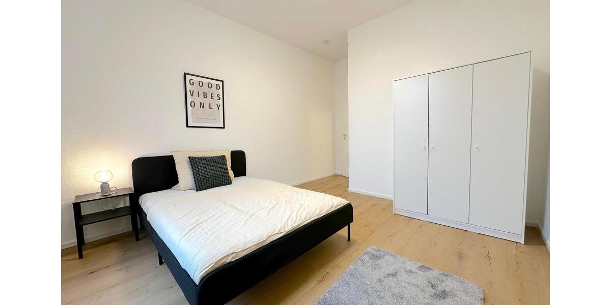 Neu renovierte WG-Zimmer – 2 Zimmer sofort verfügbar –in Frankfurt am Main 5 zimmer