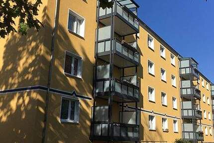 Helle 2-Raumwohnung mit großem Balkon - worauf warten Sie? 2 zimmer