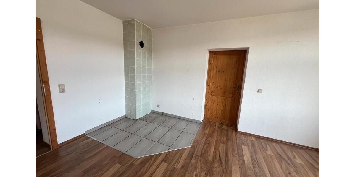Etagenwohnung Schleusingen - 4 Zimmer, 103 m&sup2;, 980&euro; | Angebot:23831021