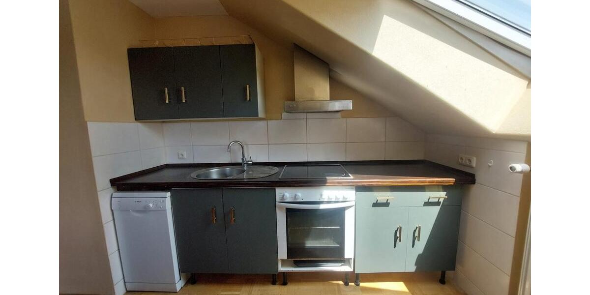 Dachgeschoßwohnung Aiterhofen - 4 Zimmer, 88 m&sup2;, 810&euro; | Angebot:25046973