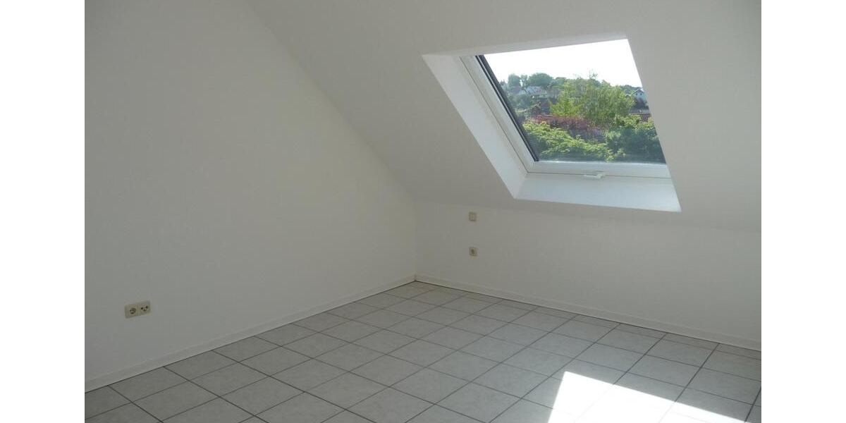 Dachgeschoßwohnung Niederaula - 3 Zimmer, 75 m&sup2;, 568&euro; | Angebot:26152137