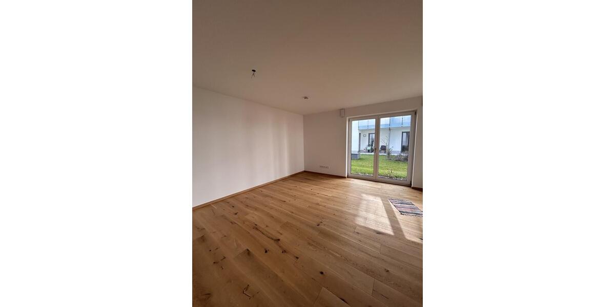 Erdgeschoßwohnung Deggendorf - 2 Zimmer, 64 m&sup2;, 890&euro; | Angebot:25856311