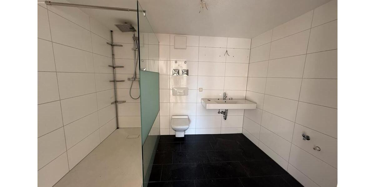 Dachgeschoßwohnung Glauchau - 2 Zimmer, 57 m&sup2;, 500&euro; | Angebot:26570122