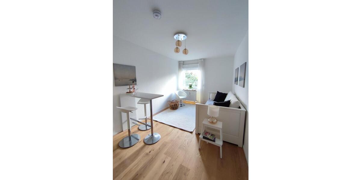 Erstbezug nach Sanierung: Möblierte Wohnung 1 zimmer