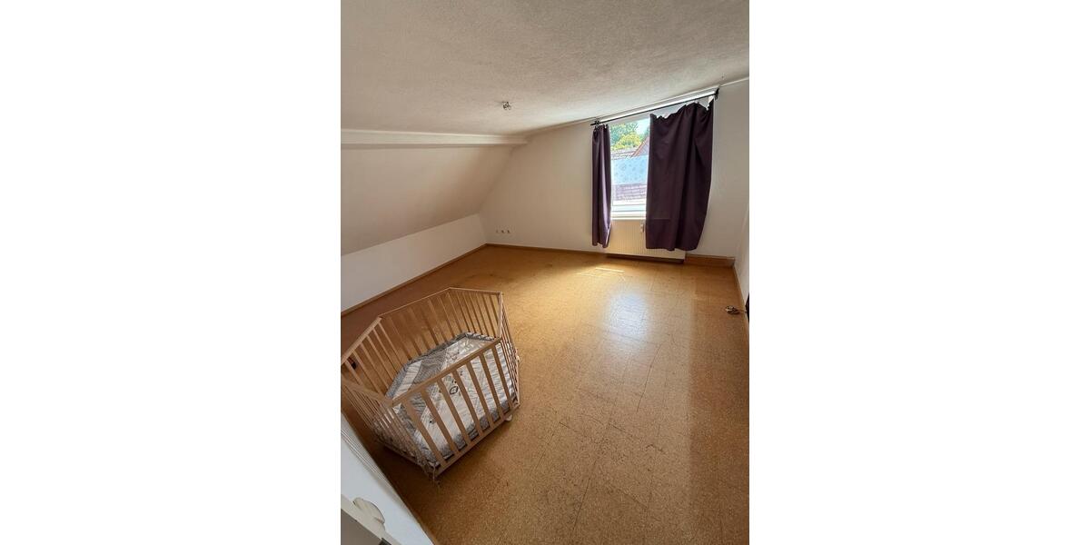 Dachgeschoßwohnung Kreuztal - 3 Zimmer, 72 m&sup2;, 550&euro; | Angebot:26692777