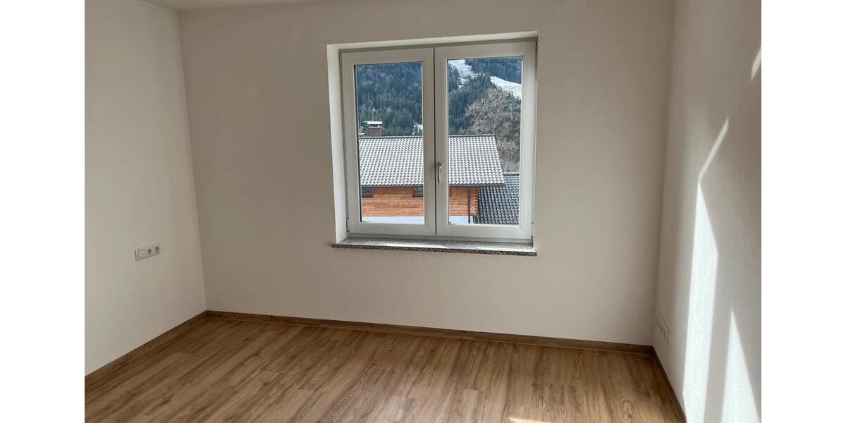 Erdgeschoßwohnung Bad Hindelang - 4 Zimmer, 100 m&sup2;, 1.390&euro; | Angebot:24652000