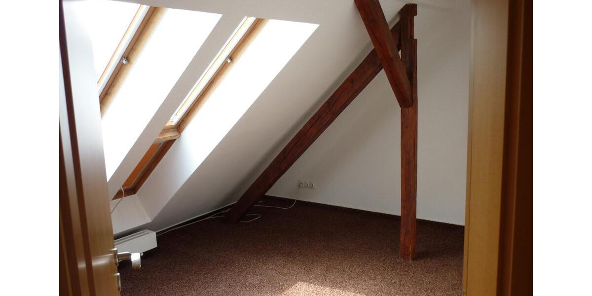 Dachgeschoßwohnung Schönebeck (Elbe) - 3 Zimmer, 82 m&sup2;, 400&euro; | Angebot:24782055