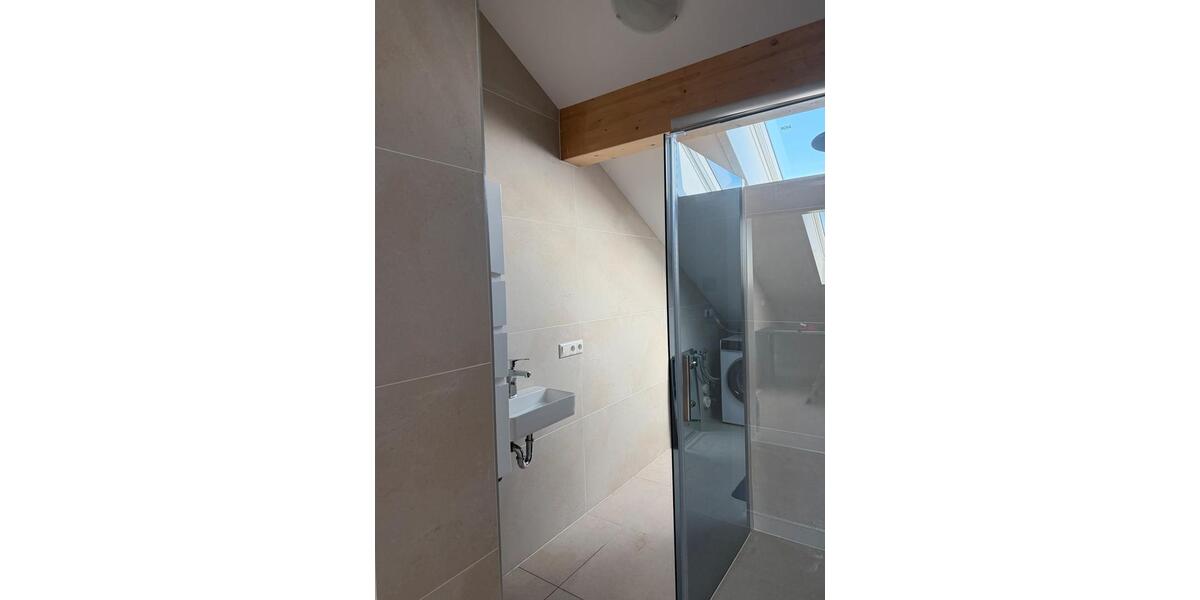 Dachgeschoßwohnung Zeitlarn - 670&euro; | Angebot:25945291