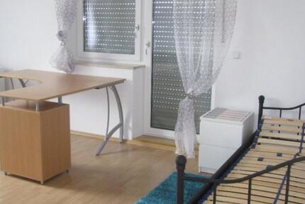 Schönes, helles WG-Zimmer mit Balkon, 2er WG Studenten 1 zimmer