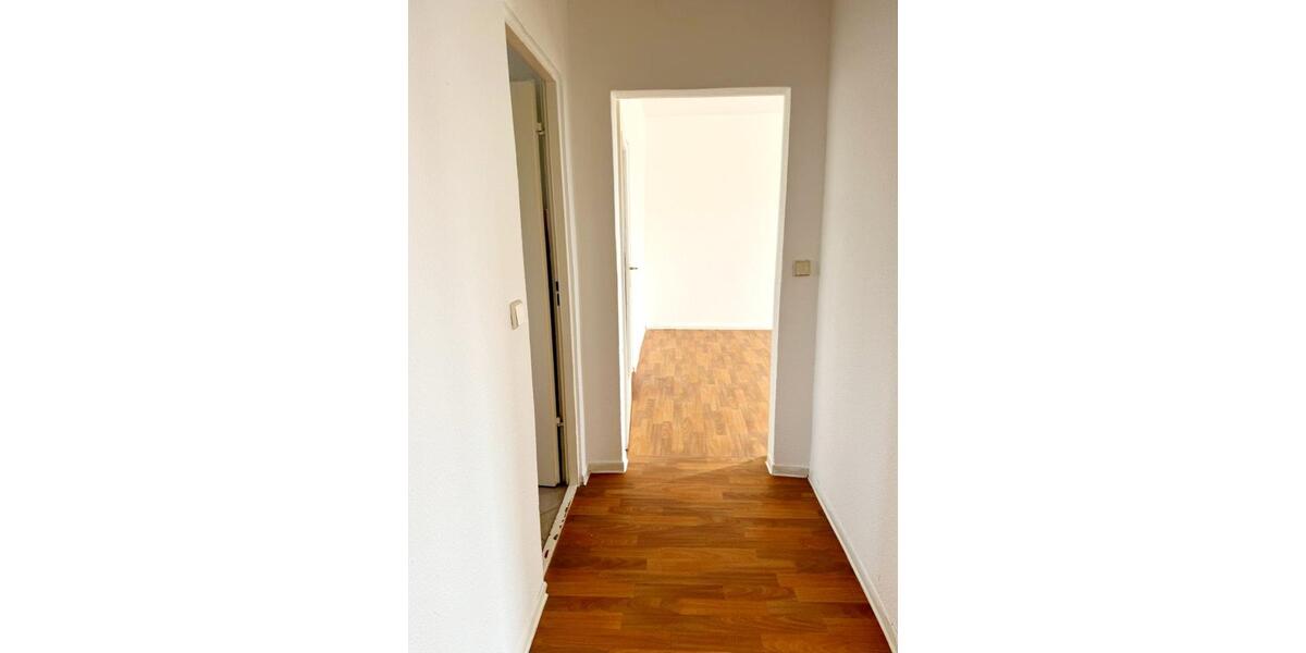 Etagenwohnung Kitzscher - 4 Zimmer, 75 m&sup2;, 340&euro; | Angebot:23727921