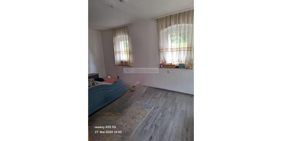 Einfamilienhaus Schirnding - 7 Zimmer, 220 m&sup2;, 1.300&euro; | Angebot:26544388