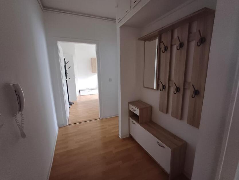 Die perfekte Studi-WG - möbliert - 1. OG mitte zimmer