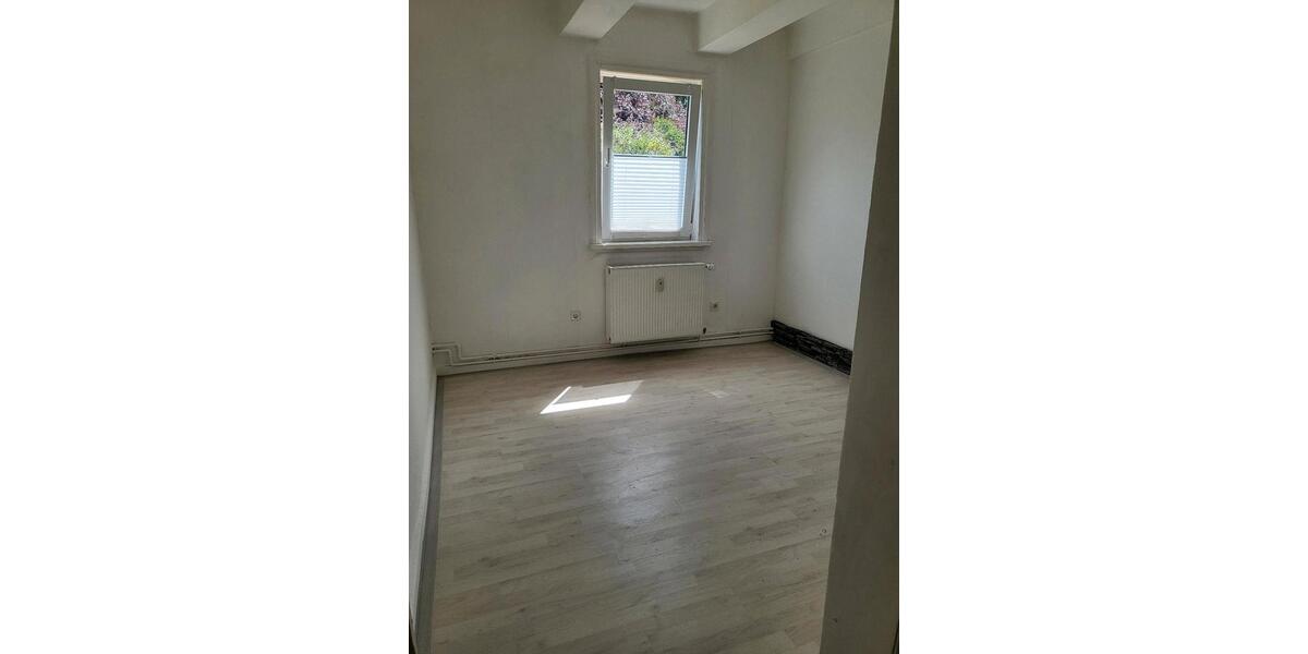 Erdgeschoßwohnung Lehrte - 4 Zimmer, 820&euro; | Angebot:23410219