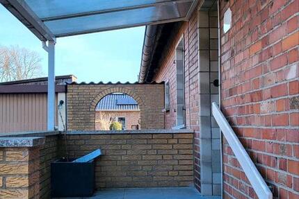 Haus Hillerse - 8 Zimmer, 220 m&sup2;, 1.600&euro; | Angebot:25246222