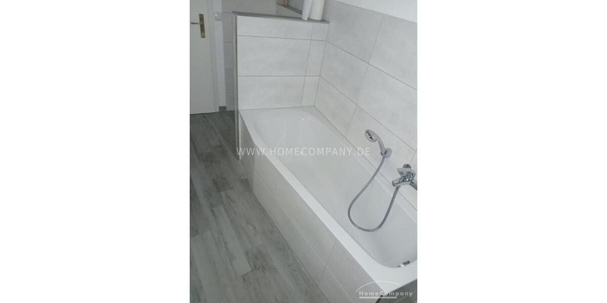 Wohnen auf Zeit Gera - 4 Zimmer, 140 m&sup2;, 3.000&euro; | Angebot:25635403