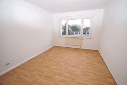 3-Zimmer-Wohnung mit separater Küche und Badewanne, renoviert, ab sofort 3 zimmer