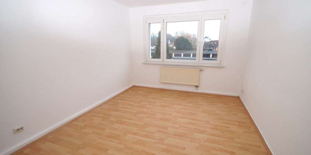 3-Zimmer-Wohnung mit separater Küche und Badewanne, renoviert, ab sofort 3 zimmer