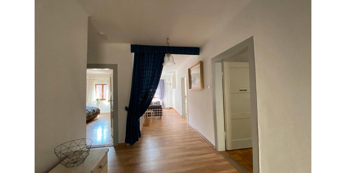 Wohnen auf Zeit Bubenreuth - 6 Zimmer, 200 m&sup2;, 28&euro; | Angebot:24582917