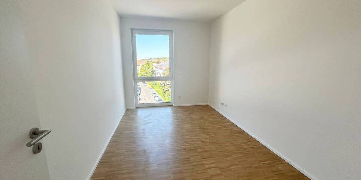 Etagenwohnung Stuttgart Untertürkheim - 3 Zimmer, 108 m&sup2;, 1.790&euro; | Angebot:25672146