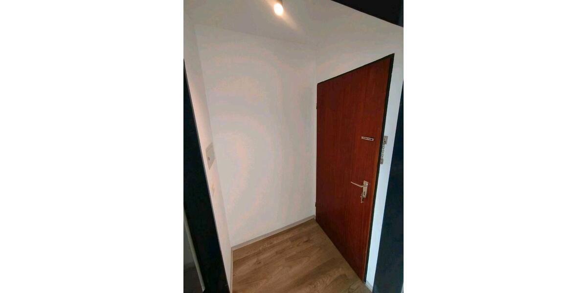 Dachgeschoßwohnung Tuttlingen - 1 Zimmer, 29 m&sup2;, 590&euro; | Angebot:26572590