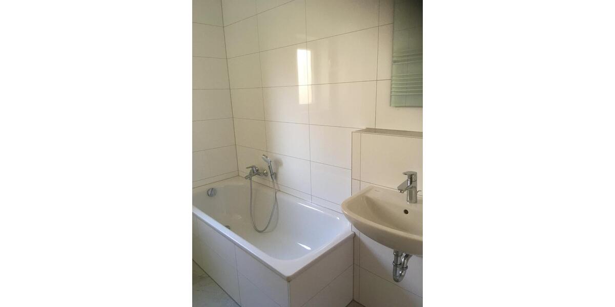 Etagenwohnung Flörsheim am Main - 4.5 Zimmer, 134 m&sup2;, 1.450&euro; | Angebot:25157690